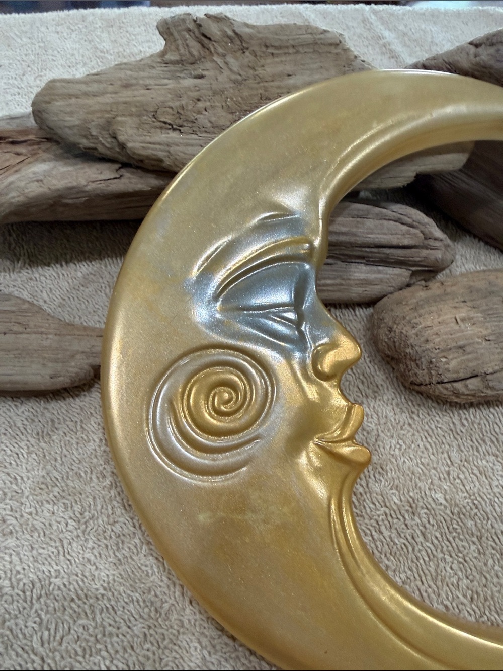 Decorative Gold Crescent Moon Wall Sculpture - Unbranded - Picture 4 of 10